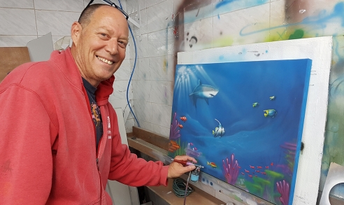 הלל מצייר את תת הים