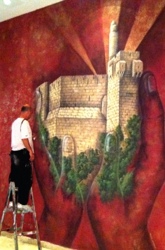 האמן במהלך עבודתו (12)