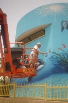 האמן במהלך עבודתו (15)