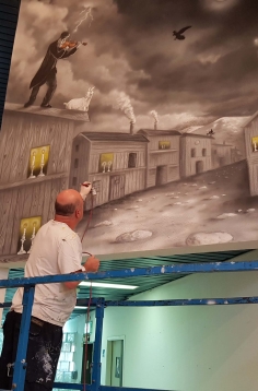 האמן במהלך עבודתו (5)