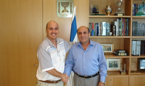 הלל לזרוב עם שאול מופז בלשכתו