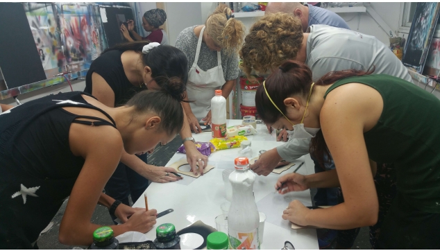 הקורסים לאמנות האיירבראש להכשרת ציירי קירות 