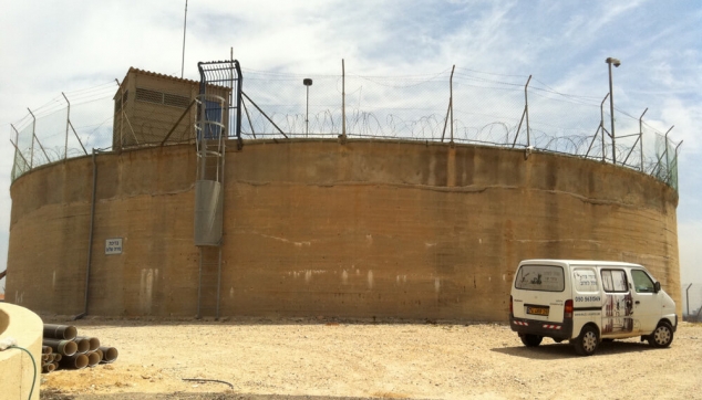 מגדל מים לפני