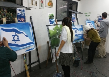 מציירים עם מכחול האוויר בבית הלל