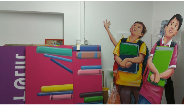 נגזרות מתכת ותפאורות