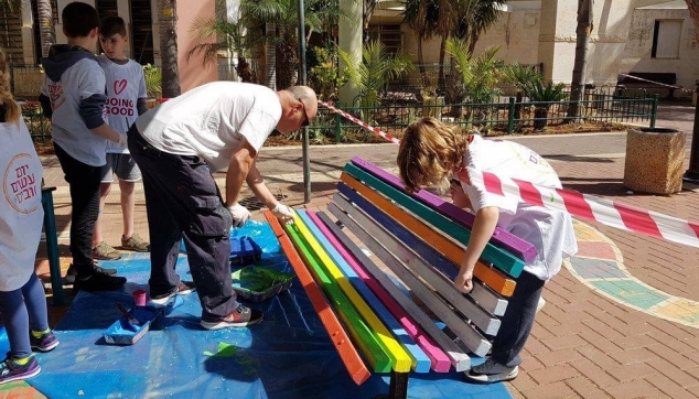 פרויקט תלמידים מציירים על ידי הלל לזרוב