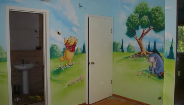 ציור על כל החדר פה הדב