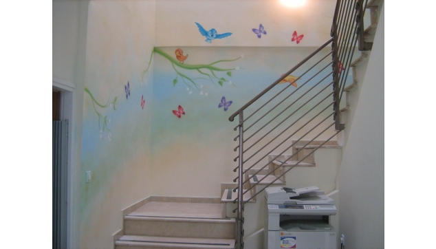 ציור קיר בחדר המתנה במרפאה