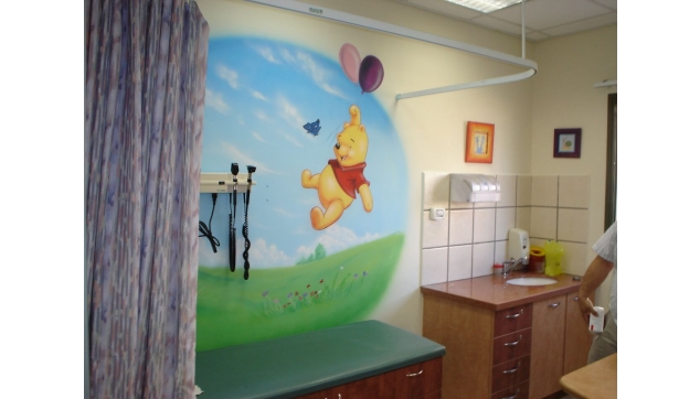 ציור קיר פו הדוב חדר המתנה