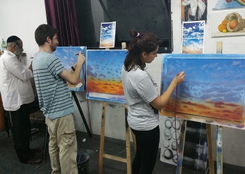 ציור שמיים ואדמה עם מכחול אוויר