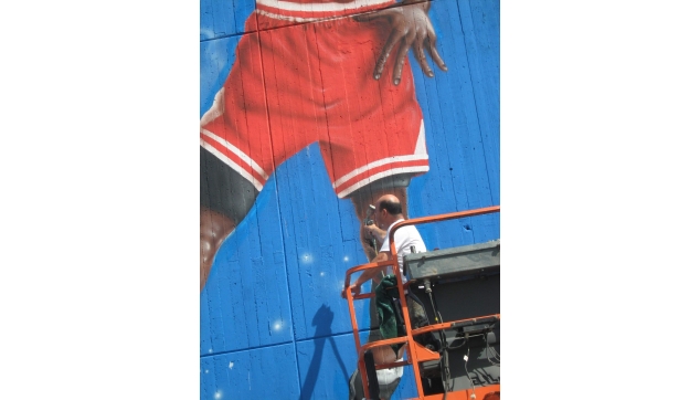 ‏‏ציורי קיר במהלך העבודה