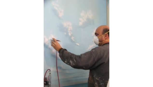 ציורי קיר במהלך העבודה