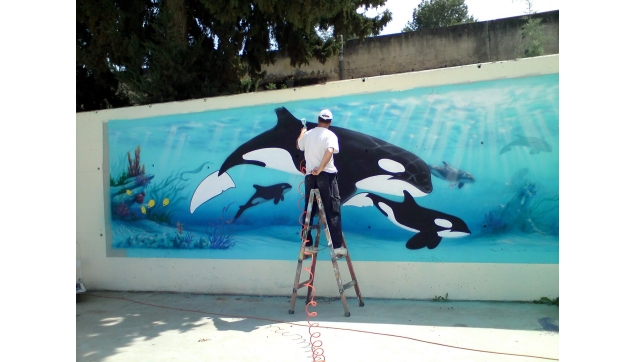 ציורי קיר במהלך העבודה