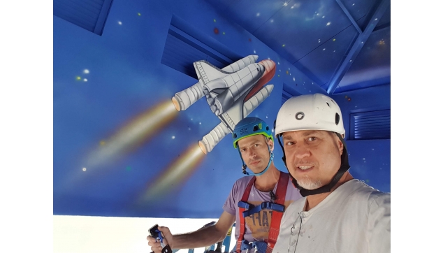 ציורי קיר במהלך העבודה