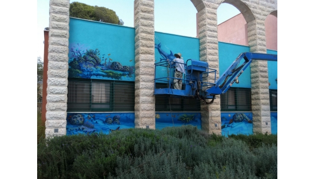 ציורי קיר במהלך העבודה