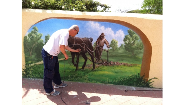 ציורי קיר במהלך העבודה