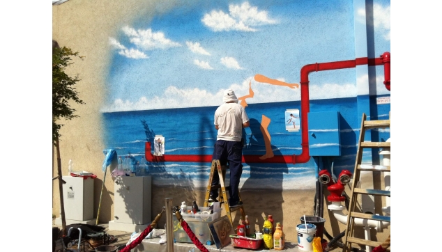 ציורי קיר במהלך העבודה