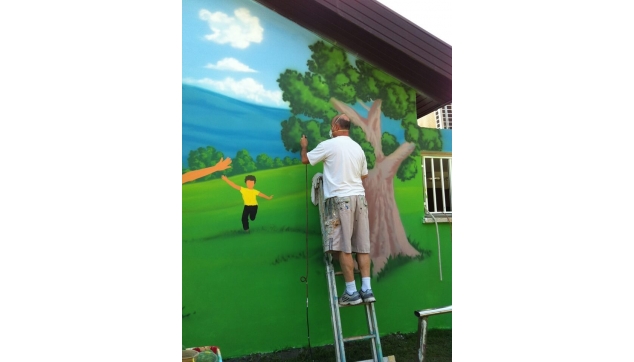 ציורי קיר במהלך העבודה