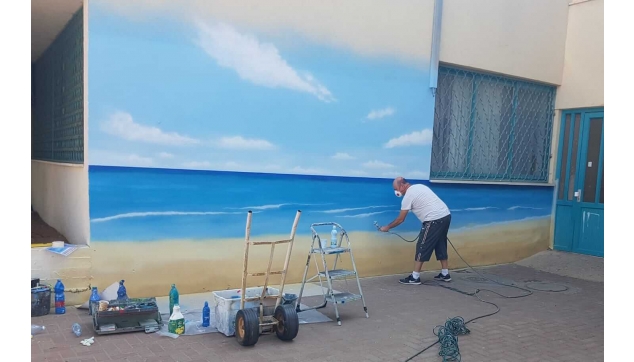 ציורי קיר במהלך העבודה