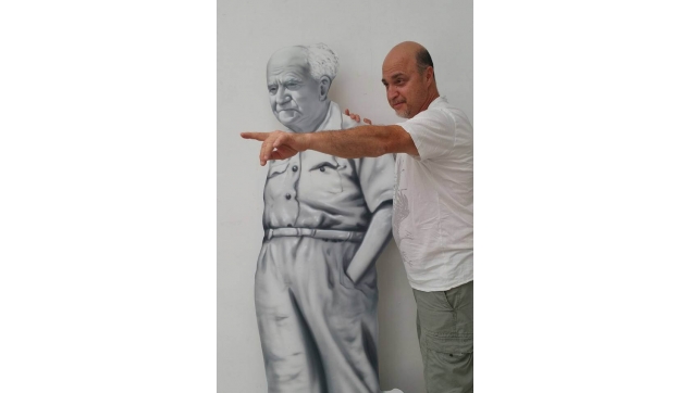 ציורי קיר במהלך העבודה