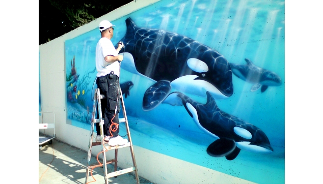 ציורי קיר במהלך העבודה