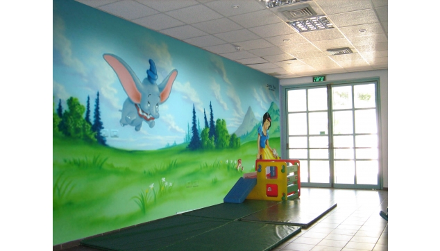ציורי קיר לגני ילדים ומשחקיות