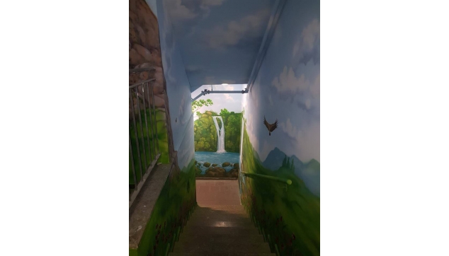 ציורי קיר מסדרונות וכיתות מעוצבות