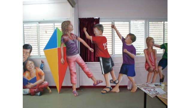 ציורי תפאורות ונגזרות מתכת 