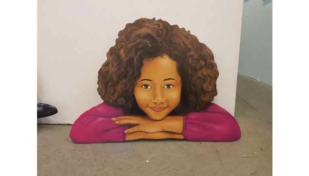 ציורי תפאורות ונגזרות מתכת