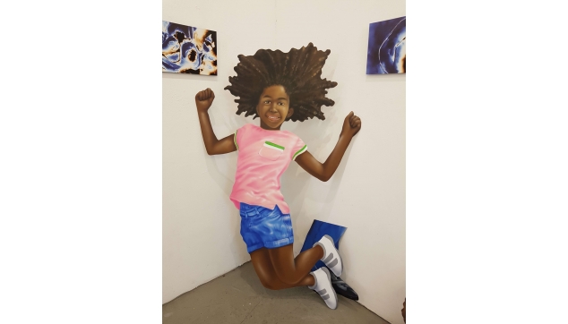 ציורי תפאורות ונגזרות מתכת