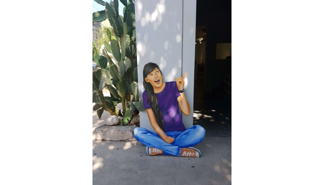 ציורי תפאורות ונגזרות מתכת