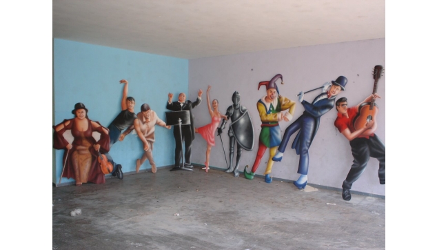 ציורי תפאורות ונגזרות מתכת