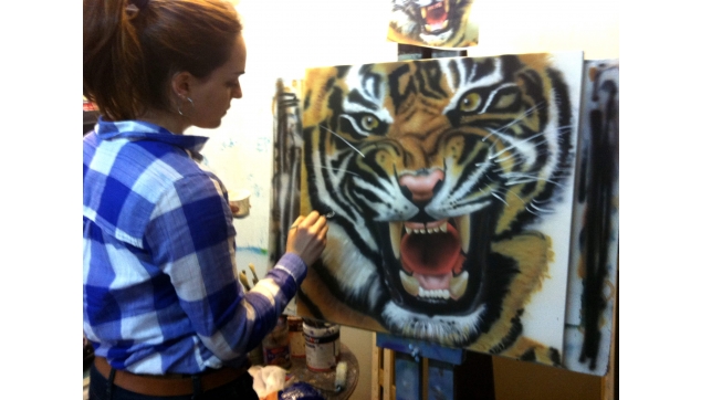 תלמידי הקורס להכשרת ציירי איירבראש וקירות