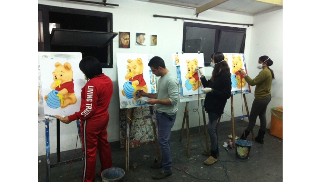 תלמידי הקורס להכשרת ציירי איירבראש וקירות