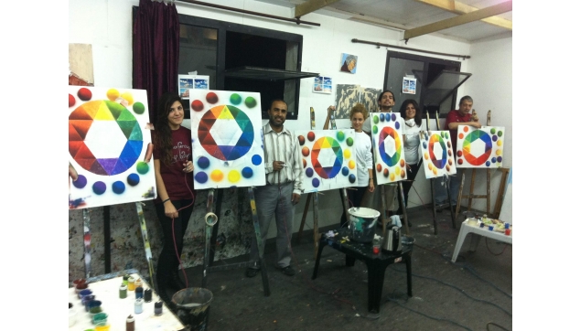 תלמידי הקורס להכשרת ציירי איירבראש וקירות