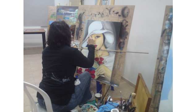 תלמידי הקורס להכשרת ציירי איירבראש וקירות