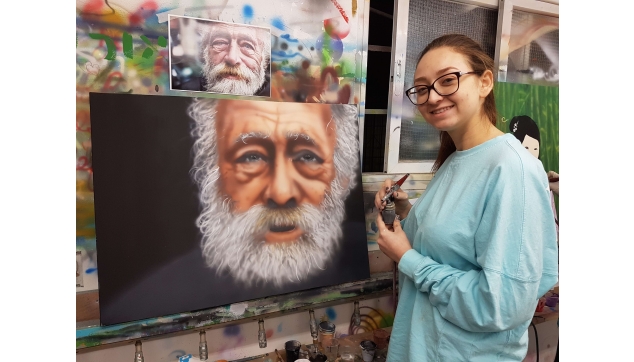 תלמידי הקורס להכשרת ציירי איירבראש וקירות