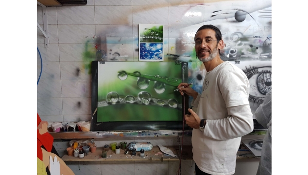 תלמידי הקורס להכשרת ציירי איירבראש וקירות