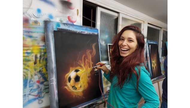 תלמידי הקורס להכשרת ציירי איירבראש וקירות