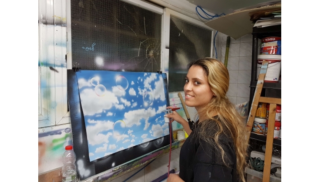 תלמידי הקורס להכשרת ציירי איירבראש וקירות