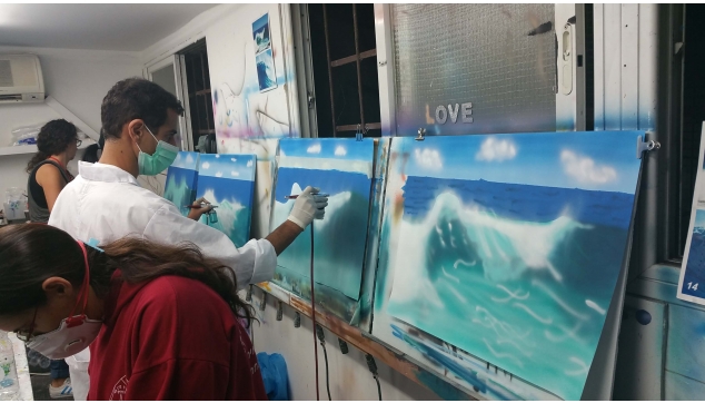 תלמידי הקורס להכשרת ציירי איירבראש וקירות