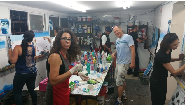 תלמידי הקורס להכשרת ציירי איירבראש וקירות