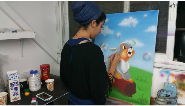 תלמידי הקורס להכשרת ציירי איירבראש וקירות