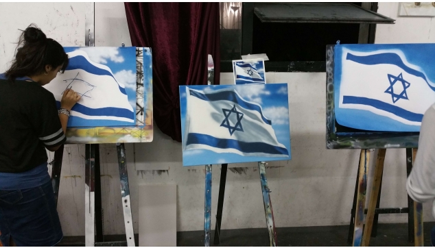 תלמידי הקורס להכשרת ציירי איירבראש וקירות