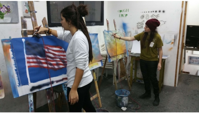 תלמידי הקורס להכשרת ציירי איירבראש וקירות