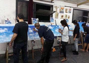 תמונות של שמיים שצוירו עם איירבראש