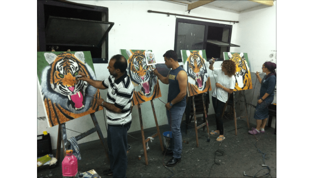 תלמידי הקורס להכשרת ציירי איירבראש וקירות